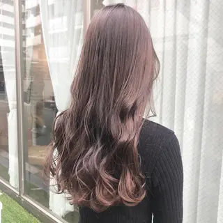 ロング カラー いけだ　ひかり ハイライトくびれヘアのヘアスタイル