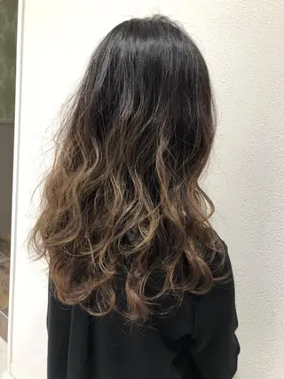 ロング 岸 保奈美のヘアスタイル