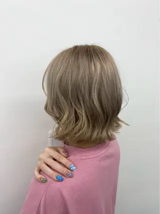 ミディアム カラー たきざわ ひなの／カラーモデルのヘアスタイル