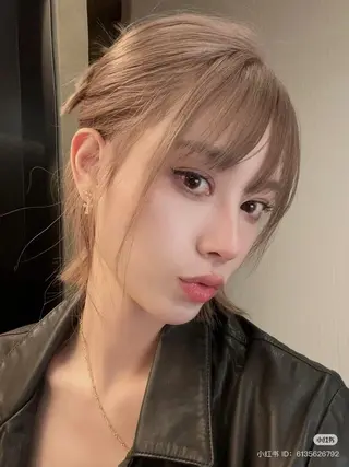 カラー ベージュ/ブラウン/ ナチュラルレイヤーのヘアスタイル