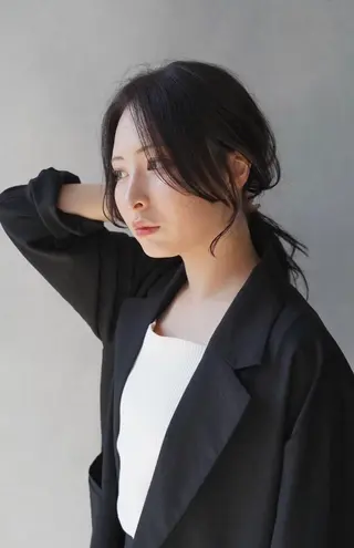 ミディアム カラー CEINE loqのヘアスタイル