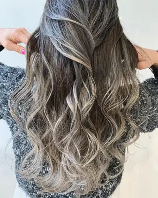 ロング カラー パーマ ヘアアレンジ 【公式】amble luxe池袋東口🩷のヘアスタイル