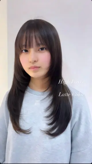 ロング MONA HIYORIのヘアスタイル