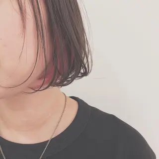 カラー cyan SANAMIのヘアスタイル