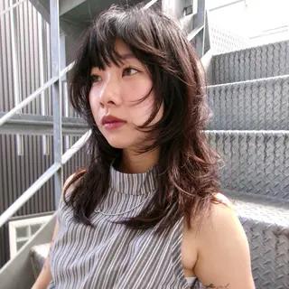 セミロング ハッシュカット🎀 レイヤーカットのヘアスタイル