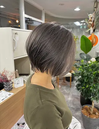 ショート hoNua. 栄/透明感カラーのヘアスタイル