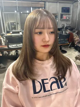 セミロング LeAng所属・佐伯 桃のヘアスタイル