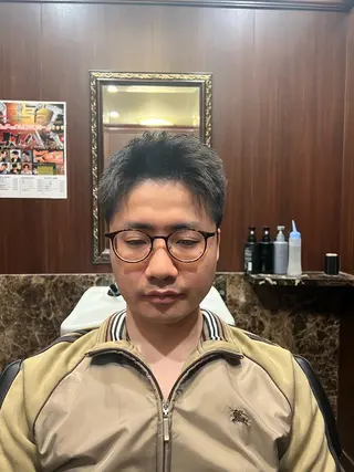 ショート ヒロ銀座バーバーショップ丸の内所属・秋山 琳太のヘアスタイル