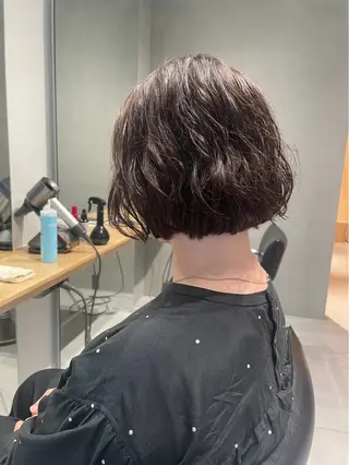 ミディアム パーマ 暗髪🐈‍⬛艶髪☔︎ 愛弥のヘアスタイル