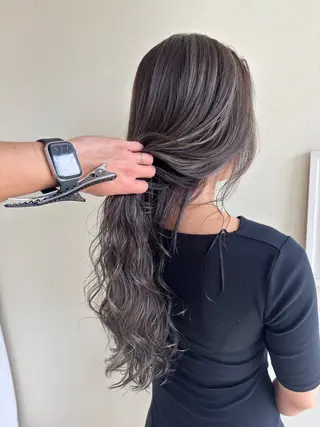 ロング カラー ハイライトカラー✨ グレージュ✨鎌倉光洋のヘアスタイル