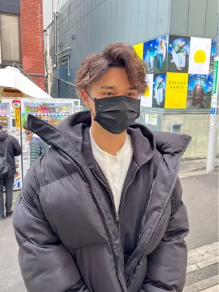 ショート カラー パーマ メンズ 豊崎 佑輔のヘアスタイル