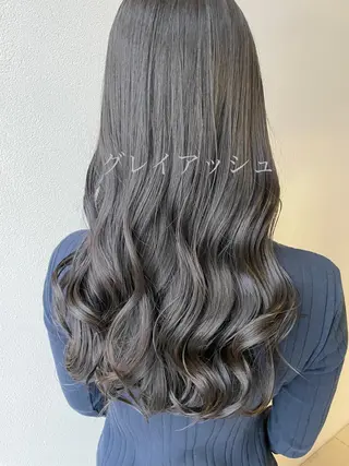 ロング カラー 沢田 瞳のヘアスタイル