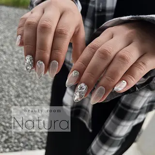 ネイル マツエク・マツパ アイブロウ beautyroom Naturaのネイルデザイン