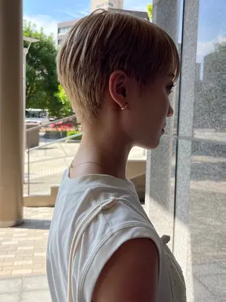 ショート ボブ/ハイトーン/ 岡山駅/別曽遥也のヘアスタイル