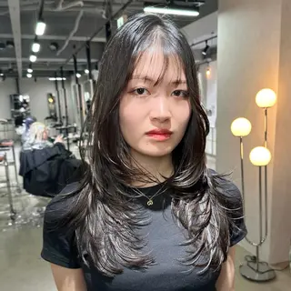 セミロング 艶髪カラー/レイヤ ー支持No.1renのヘアスタイル