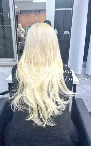 ロング カラー シールエクステ特化 ハイトーン、NANAのヘアスタイル