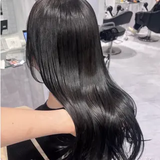 ロング カラー 🫧うる艶トレンド 🫧透明感カラーのヘアスタイル