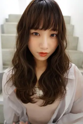 セミロング カラー ヘアアレンジ EMANONシェアサロン心斎橋店所属・韓国メンズヘア　ミル クティボブ　足立佳代のヘアスタイル