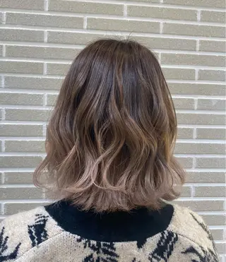 ミディアム 植田 菜月のヘアスタイル