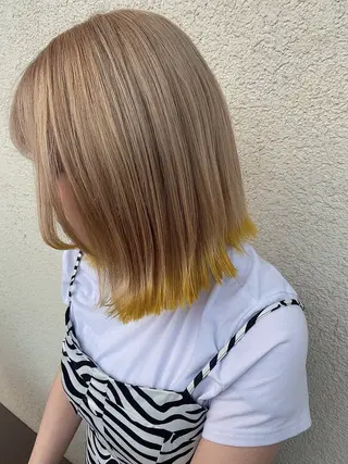 カラー Bish Yanaのヘアスタイル