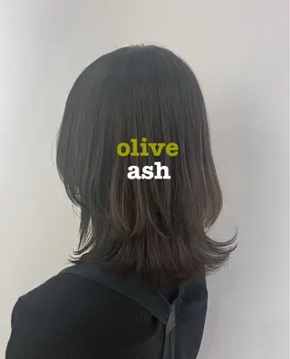 ミディアム カラー サイトウ アカネのヘアスタイル