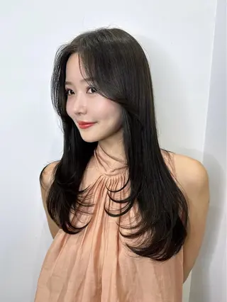 ロング カラー MINORI /レイヤーカットのヘアスタイル