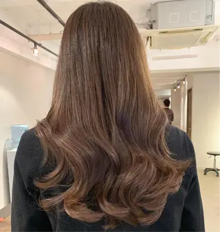 ロング カラー 透明感/オリーブ/ グレージュ/YUKAのヘアスタイル