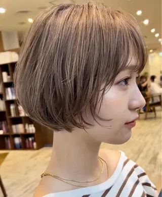 ショート カラー 脇野 茉優のヘアスタイル