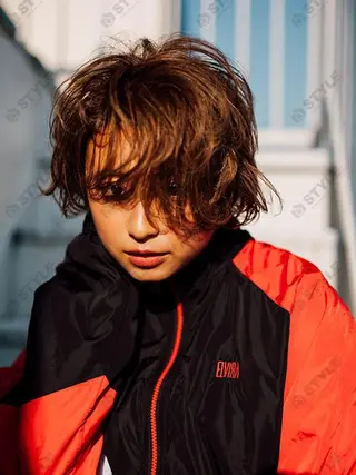 ショート カラー パーマ 白髪ぼかしハイライト 柳川拓哉のヘアスタイル