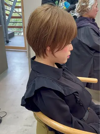 ミディアム カラー mee.urawa所属・似合わせショート×透 明感/やじまたかしのヘアスタイル