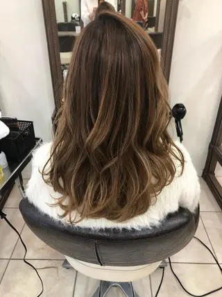 ロング AiRU hair MARINAのヘアスタイル