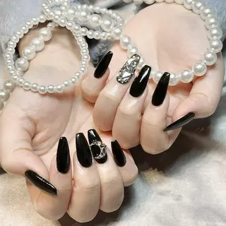 ネイル RAFFINE 月🦋🩵のネイルデザイン