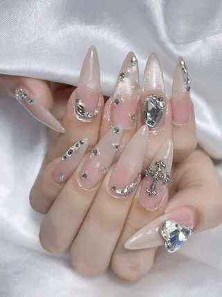 ネイル LEELA NAIL STUDIO所属・LEELA NAIL STUDIOのネイルデザイン