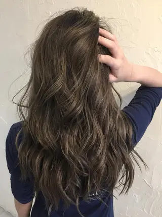 セミロング カラー 韓国レイヤー外国人風 透明感カラー髪質改善のヘアスタイル