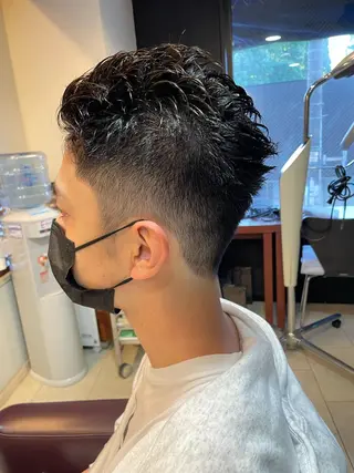 ショート こすげひろと カラー講師のヘアスタイル