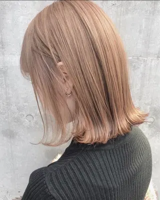 ミディアム カラー 鈴木/ミルクティー/ ブリーチ/ボブ/のヘアスタイル