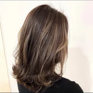 ミディアム カラー ・ SHU・のヘアスタイル