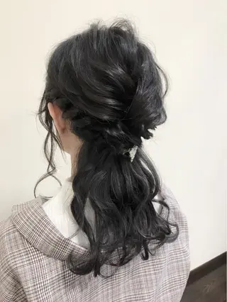 セミロング ヘアアレンジ 沢田 瞳のヘアスタイル