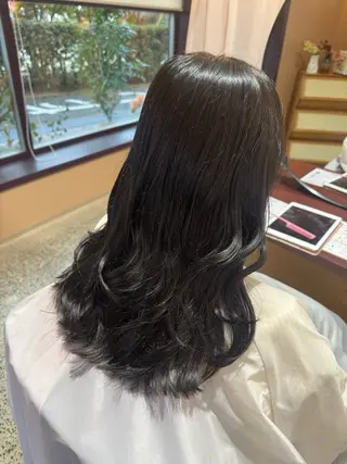 ミディアム 【YOKE】　西田 乃那のヘアスタイル