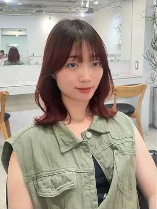 ミディアム SAKI 新宿のヘアスタイル