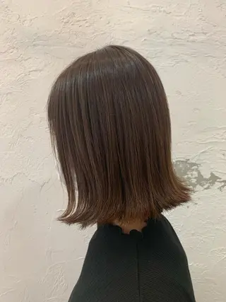 ミディアム カラー fio マナミのヘアスタイル