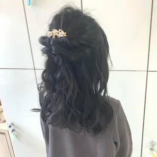 セミロング ヘアアレンジ yuka .のヘアスタイル