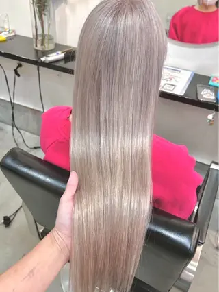 カラー ★艶ハイトーン★ LUCKモミジのヘアスタイル