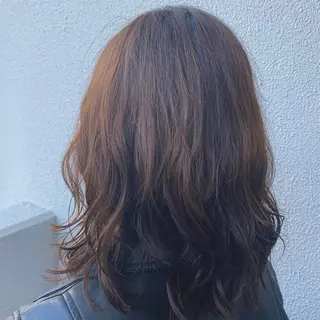 ミディアム 長井 麻帆のヘアスタイル