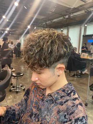 カラー パーマ メンズ 艶髪/透明感🪽 DISCO🪽のヘアスタイル