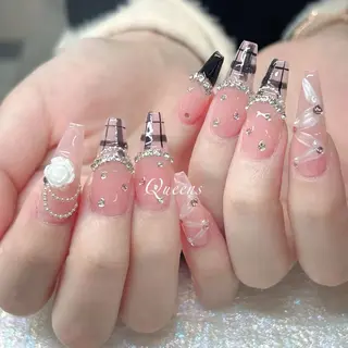 ネイル Queens 榊 まおのネイルデザイン