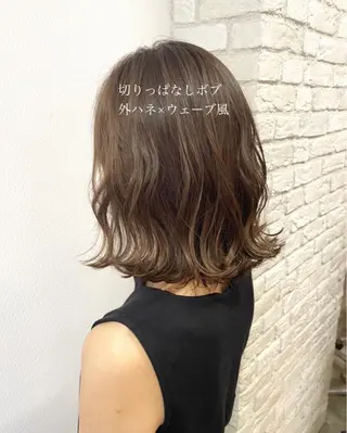 ミディアム 山本 茉希のヘアスタイル