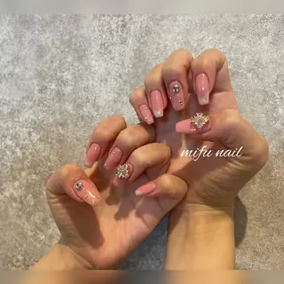 セミロング ネイル 大田 美笛香のネイルデザイン