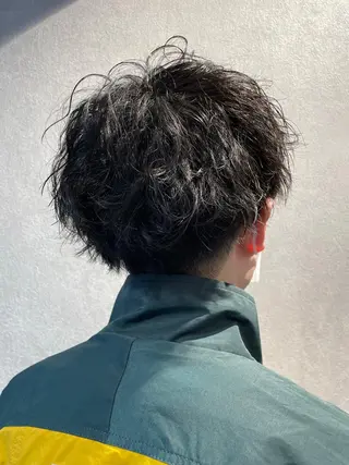ショート パーマ メンズ 宮下 弦也のヘアスタイル