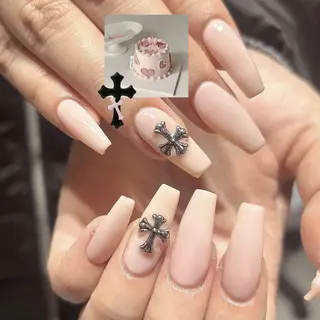 ネイル fein.🌈 official💝のネイルデザイン